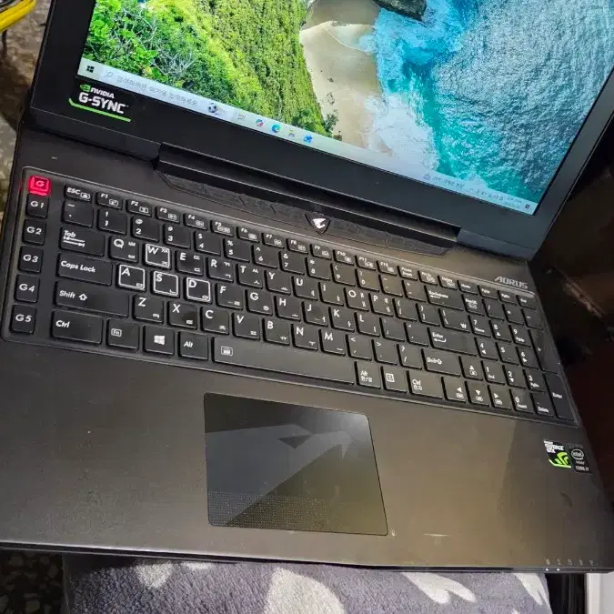 aorus 게이밍 노트북. i7-5700hq gtx965m 듀얼 그래픽