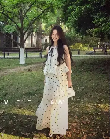 도트 무늬 셋업 슬리브리스