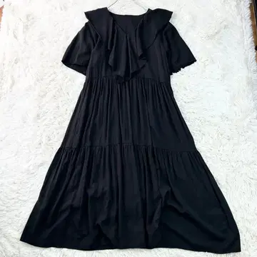 LAVEANGE 프릴 칼라 티어드 롱 원피스 블랙 F 루즈핏