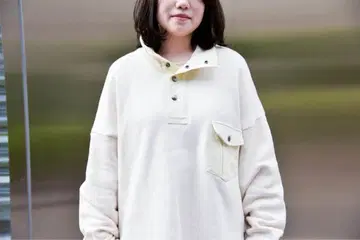 ujoh 우조 하프 스냅 버튼 돌먼 맨투맨