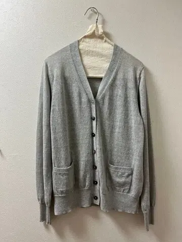 BETOUPE LINEN CROSS V넥 가디건