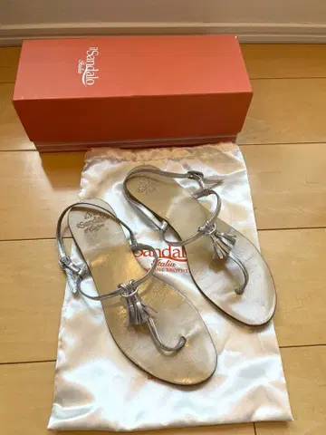 il Sandalo of Capri 태슬 샌들 실버