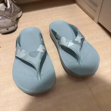 OOFOS 리커버리 샌들 M10 W12