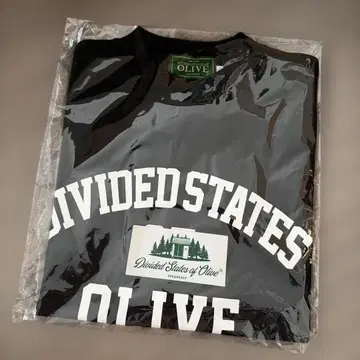 Divided States of Olive T셔츠 블랙 L 사이즈