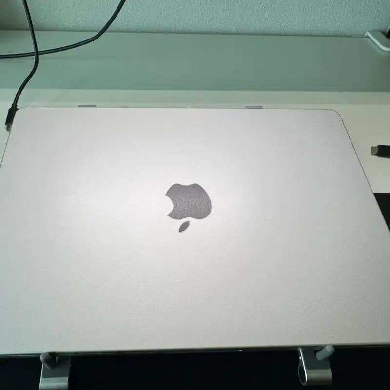 맥북프로 m5 24gb 1tb 실버