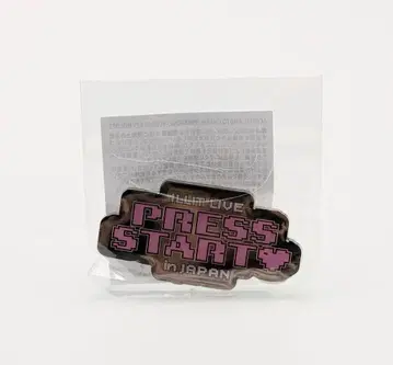ILLIT PRESS START in JAPAN PIN BADGE