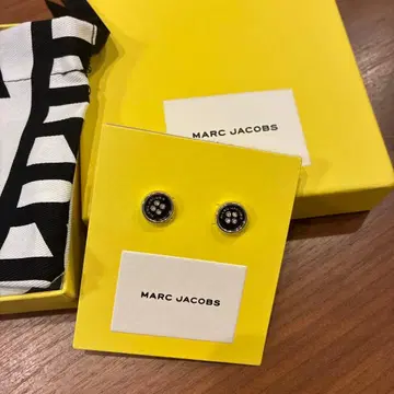 MARC JACOBS 버튼형 귀걸이