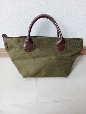 에르베샤 펠리에 미니 토트백 천연 가죽 핸들 & 로고 패치 핸드백 브라운