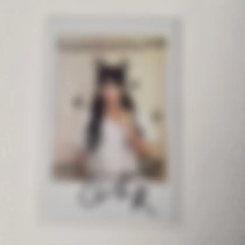 QWER Siyeon サイン入りチェキ 사인이 들어간 체키 Shop qwer폴라로이드 on Bunjang Global Site - No more Korean account!