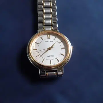 SEIKO AVENUE 여성용 손목시계 콤비 컬러 새 배터리