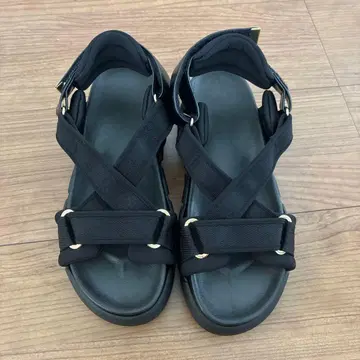 GRISE Le Talon 크로스 벨트 샌들 블랙 새상품급