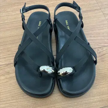 CIAOPANIC TYPY 메탈 부품 플립플랍 블랙
