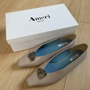 Ameri VINTAGE 펌프스 베이지 메탈 모티브