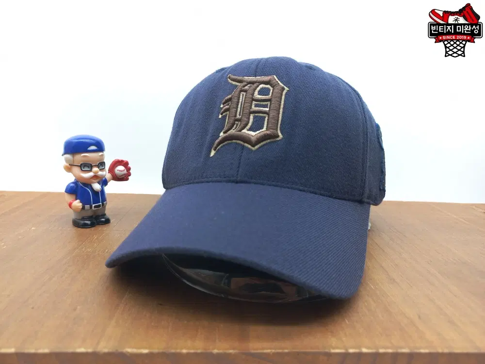 MLB 엠엘비 빈티지 디트로이트 타이거즈 자수 야구 모자 볼캡 네이비
