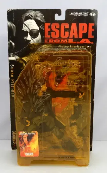 McFARLANE TOYS MOVIE MANIACS 03 SNAKE PLISSKEN 코트 착용