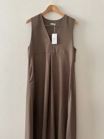 ITEMS URBAN RESEARCH 슬리브리스 원피스