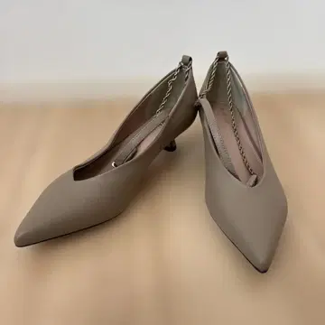 [컨디션 최상] 하리룹투 23.5cm 더블 스트랩 펌프스 베이지612