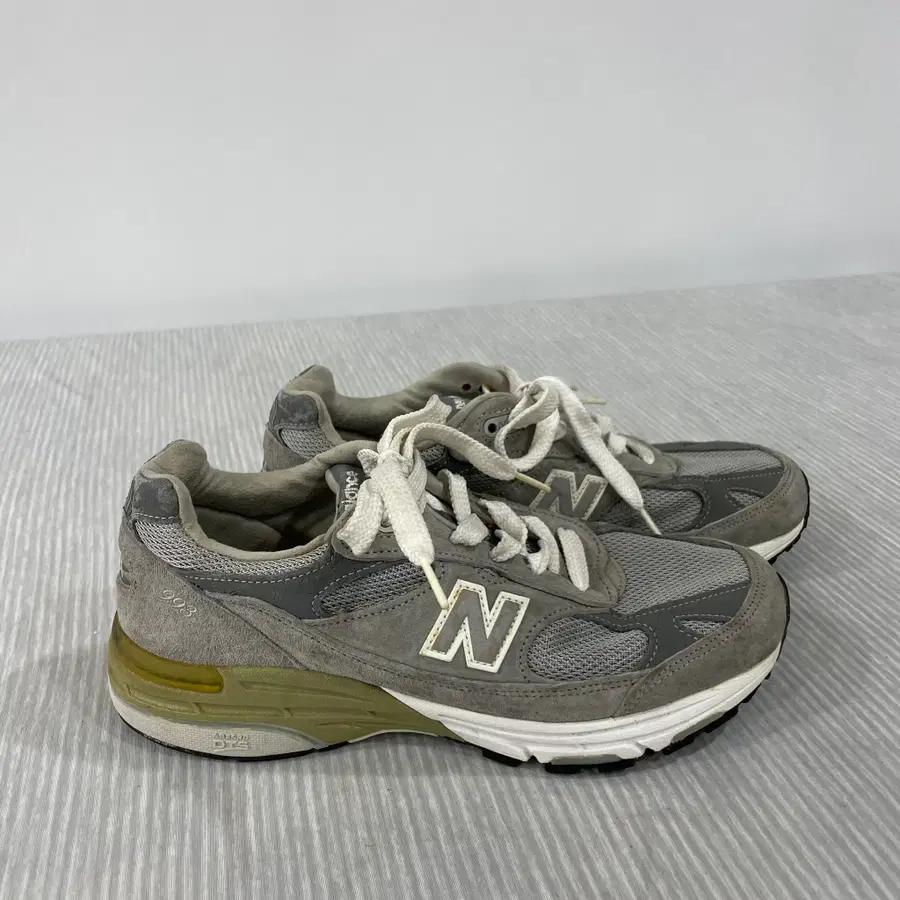 466) 뉴발란스 993 메이드 인 USA 그레이 240mm