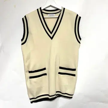 MADISONBLUE V넥 니트 베스트 01 새상품급