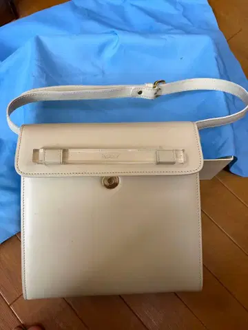 BALLY 숄더백 화이트