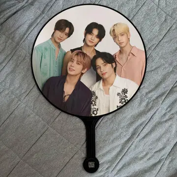 TXT 부채 연준 수빈 범규 태현 휴닝카이