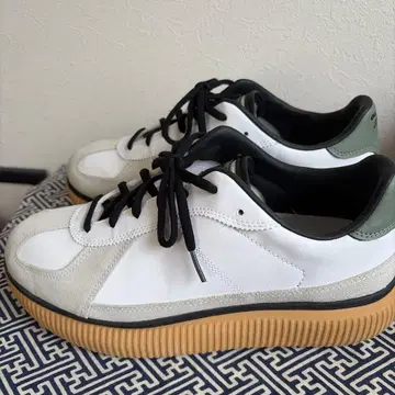 오니츠카타이거 delecity