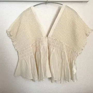 LOWRYS FARM 요우류우 셔링 숏 프렌치 슬리브 아이보리