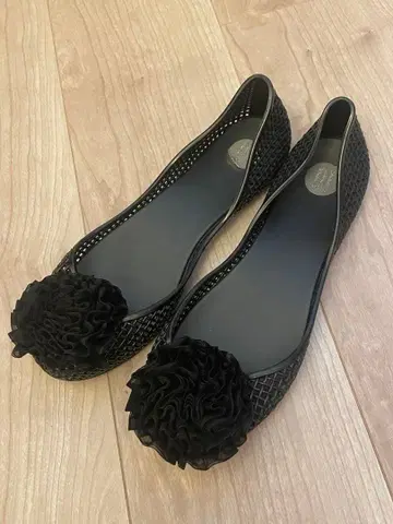 새상품급 melissa 칸파나 플라워 모티브 샌들 23.5cm