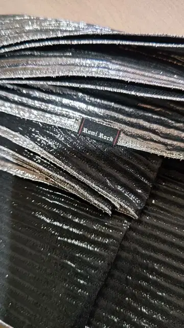 Rumi Rock 실버 블랙