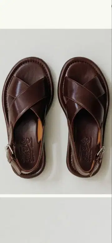 TOUT Y EST 샌들 브라운 37(24cm)