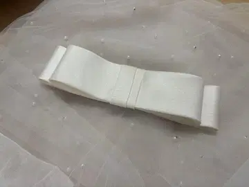 웨딩 리본 모자 꽁지 착용 사진 있음