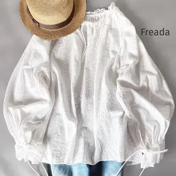 새상품급 Freada 자수 블라우스 인도 면 볼륨 소매 프릴 화이트