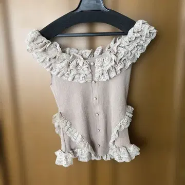 LILY BROWN 레이스 프릴 니트탑
