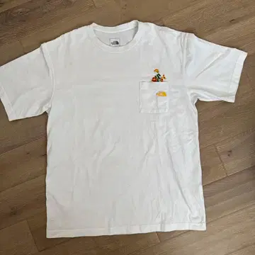 THE NORTH FACE 꽃무늬 티셔츠