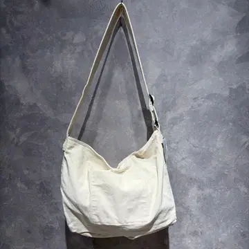 미사용 새상품 택 포함 숄더백 대용량 베이지