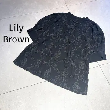 Lily Brown 자수 차이나 버튼 블라우스 반팔