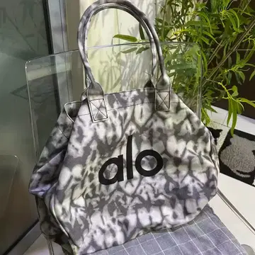 alo yoga 타이다이 패턴 토트백~~