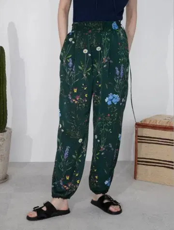 [ 25SS ] 택 포함 새상품 티카 팬츠 꽃무늬 그린