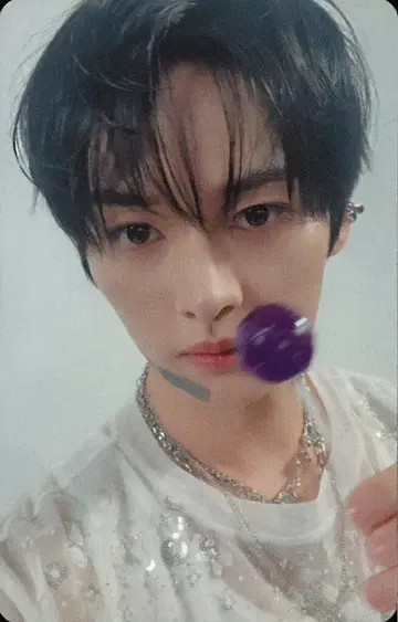 Stray Kids TOWER RECORDS LD LeeKnow GIANT LD