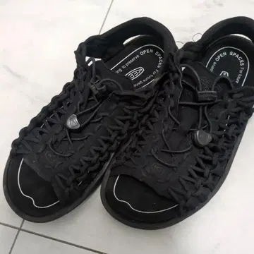 [ 새상품급 ] KEEN 킨 UNEEK II OT 샌들 블랙 23cm