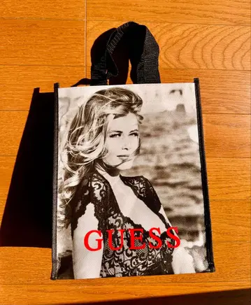 [거의 미사용] GUESS 게스 에코백 흑백 포토 프린트
