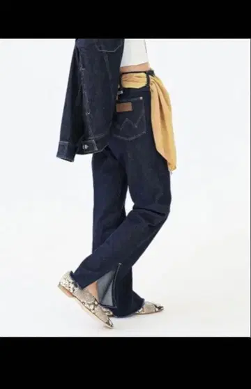 Wrangler 스트레이트 데님 인디고 블루 슬릿 포함