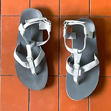 KAPTAIN SUNSHINE x Teva 콜라보 샌들