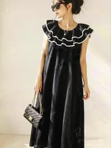 프릴 칼라 A라인 원피스 블랙 플라네 계열