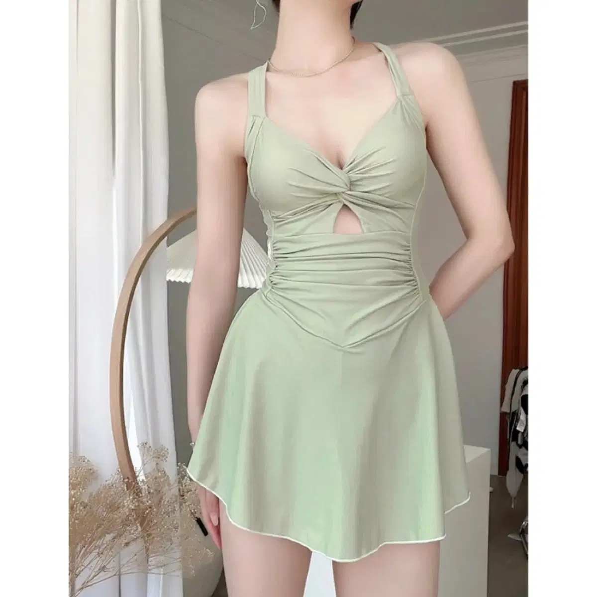 [새상품/7,000원] 꼬임 포인트 플레어 원피스 수영복 2color