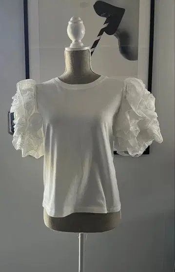 ACTITUDE TWINSET 티셔츠 볼륨 소매 XS 새상품급