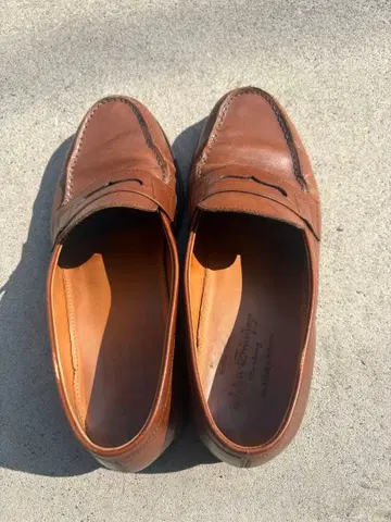 JALAN SRIWIJAYA Loafer Brown