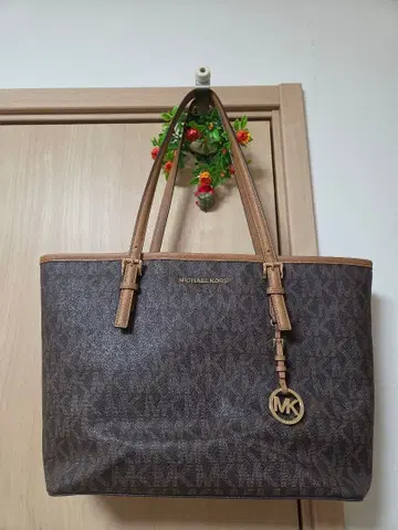MICHAEL KORS 마이클코어스 토트백 시그니처 A4 수납 브라운
