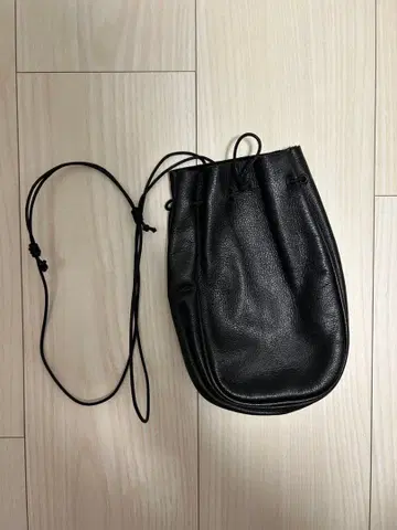 Hender Scheme Senzu bag black 몇 회 사용 극미품