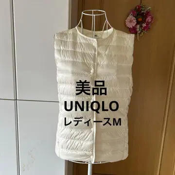 새상품급 UNIQLO 울트라 라이트 다운 이너 베스트 화이트 여성용 M